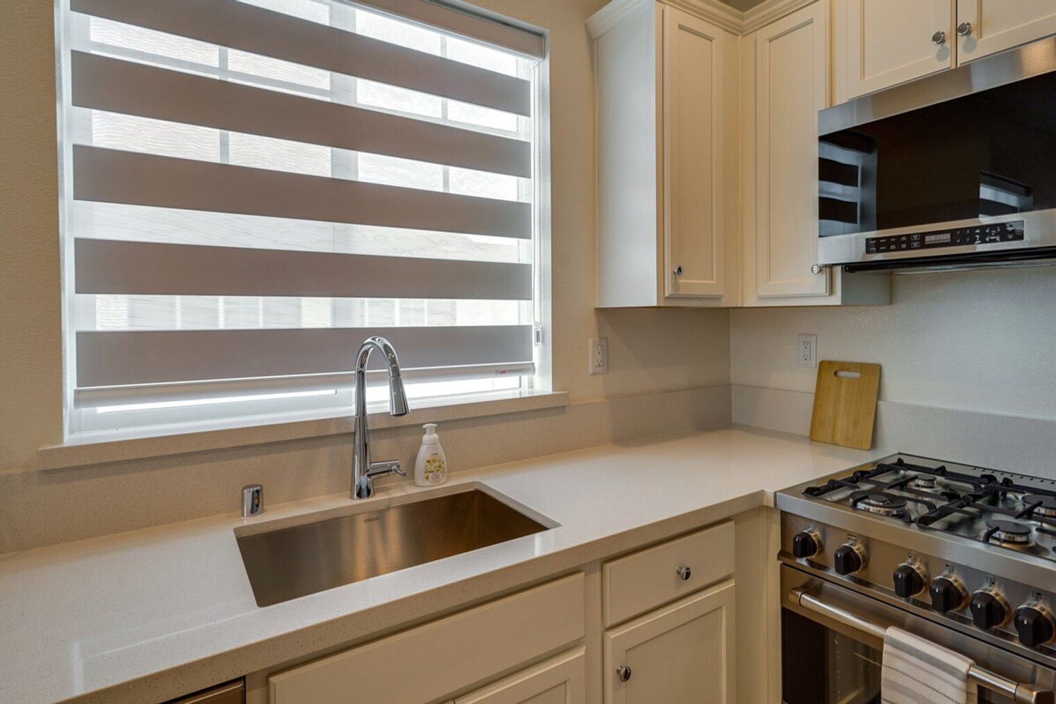 Building Photo - 3023 Neil Jerome Dr