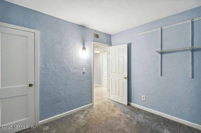 Building Photo - 2337 S Fletcher Ave