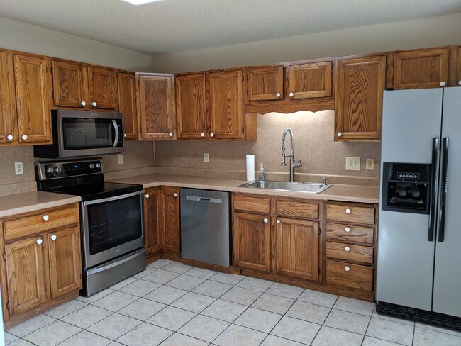 Building Photo - 1309 Carowinds Cir