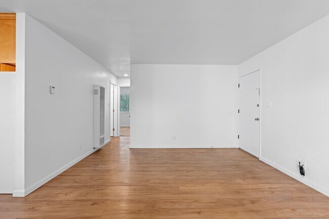 Building Photo - 802-816 Lincoln Avenue