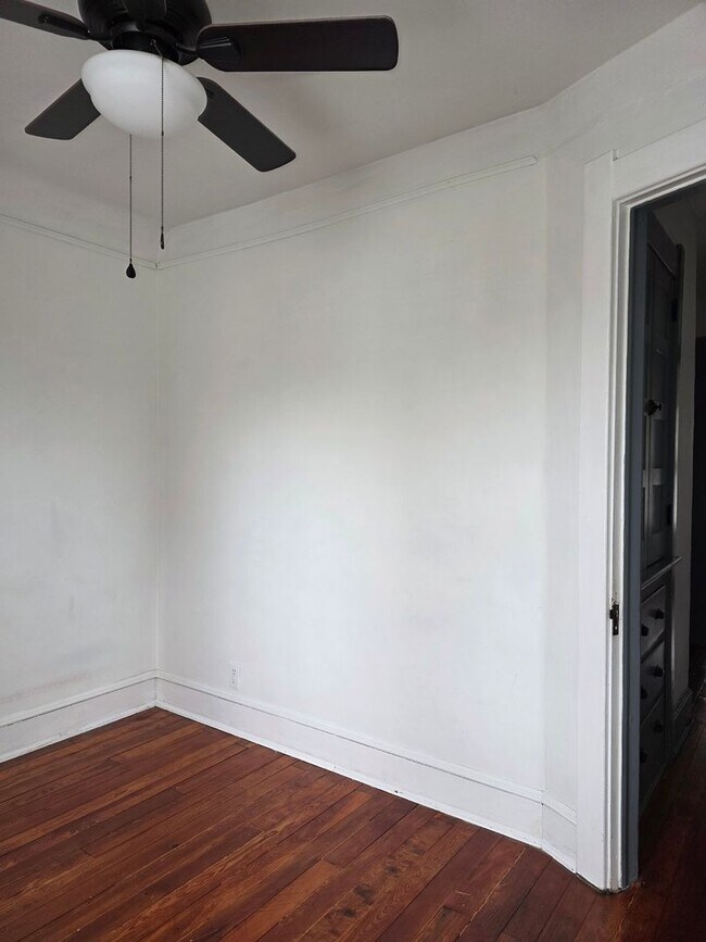 Building Photo - Three Bedroom Single Family Home in Toledo