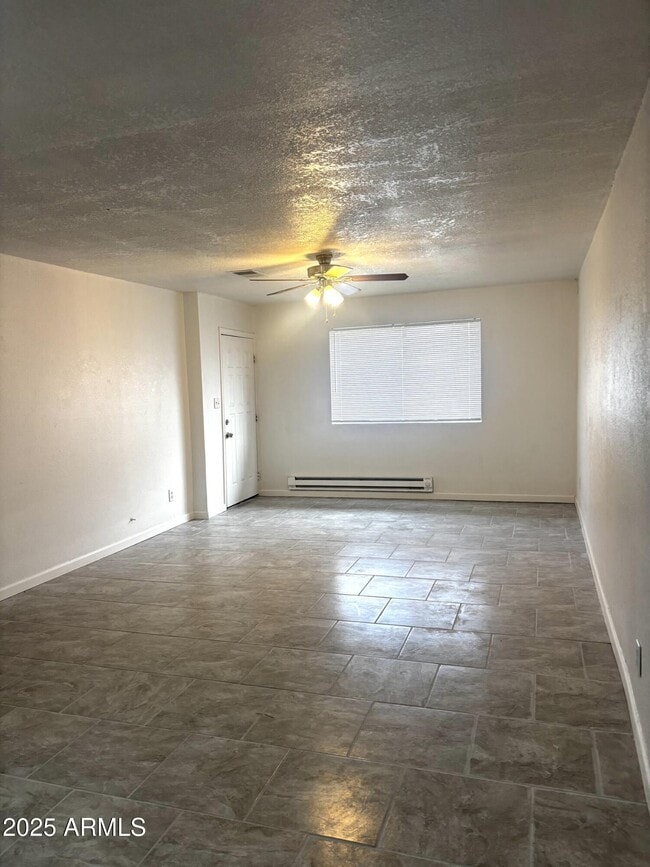 Building Photo - 2135 Hohokam Dr