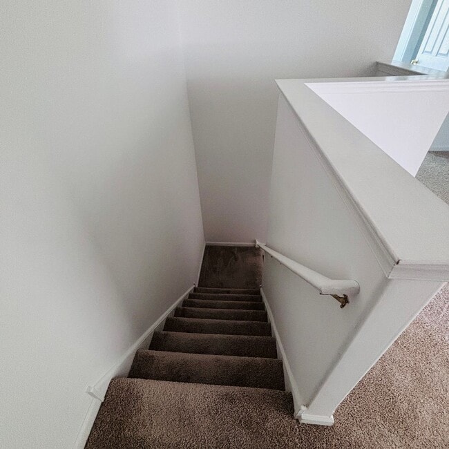 Building Photo - Located in the Highgates subdivision in Upper Macungie Township this 3 bedroom, 2.5 bath townhouse