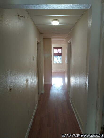 Building Photo - 1572 Tremont St