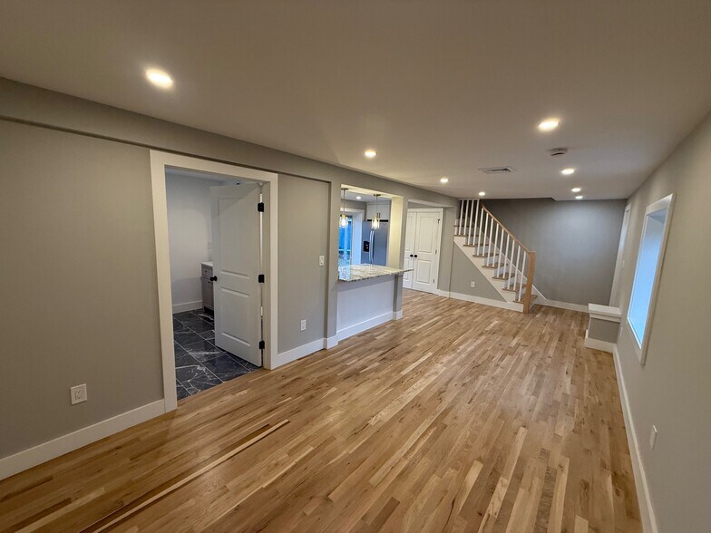 Building Photo - 46 High St