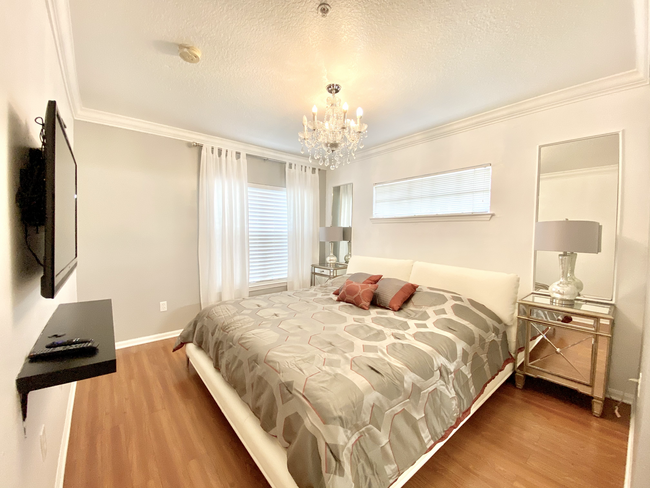 Cozy Bedrooms - 4312 S Kirkman Rd