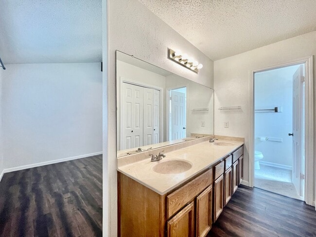 Building Photo - A Perfect Home, In A Perfect Location!