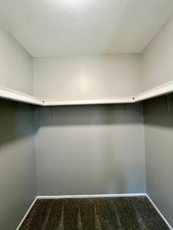 Building Photo - 4441 Oakwood