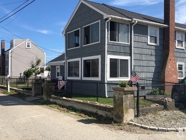Building Photo - 175 Foster Ave