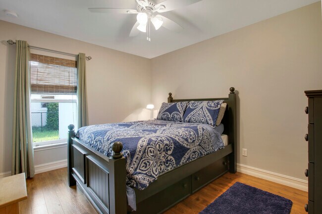 Building Photo - 9155 SE Athena St