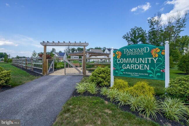 Building Photo - 7672 Timbercross Ln