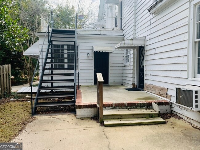 Building Photo - 504 Broad St