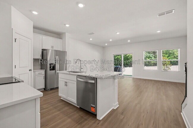 Building Photo - 3125 Ophelia Aly