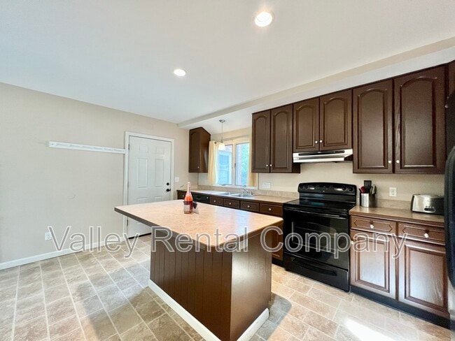 Building Photo - 117 Mt Warner Rd