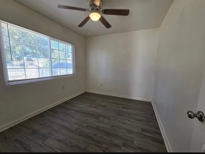 Building Photo - 4124 W Avenue L6