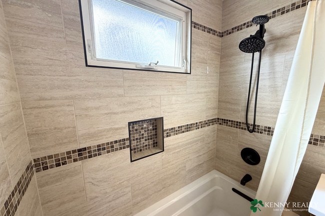 Building Photo - Bright 3-Bedroom Home with Large Backyard in South San Francisco