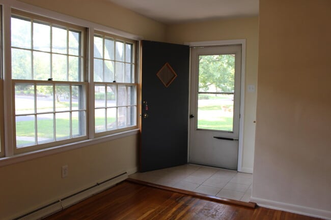 Building Photo - 306 Loch Ln