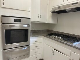 Building Photo - 4346 Ventura Canyon Ave