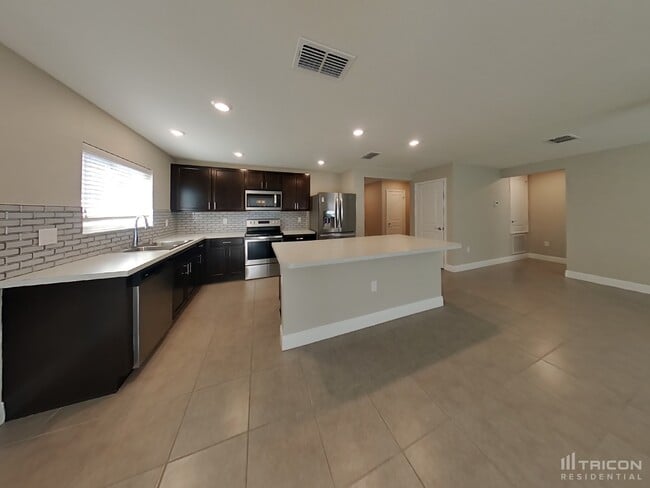 Building Photo - 6480 Domenico Ct