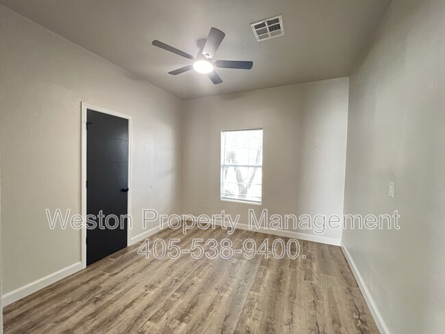 Building Photo - 908 NW 95th St