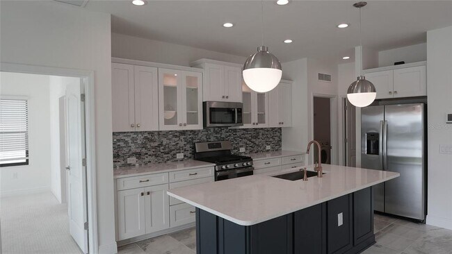 Building Photo - 6629 Fort Pierce Ave