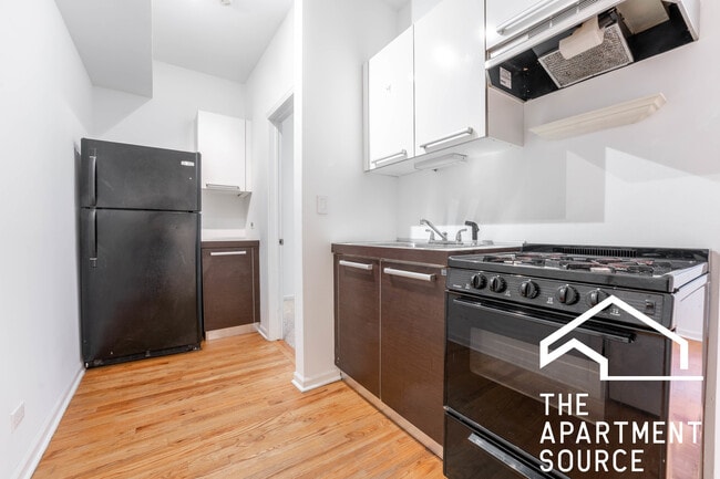 Primary Photo - 5054 N Winthrop Ave