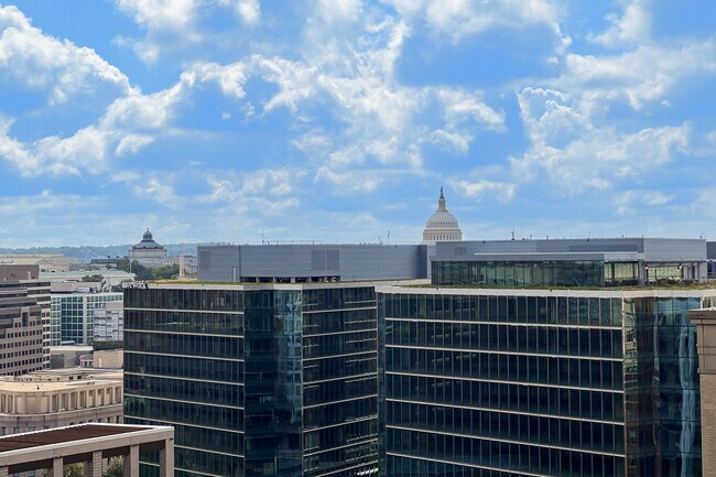 Building Photo - 811 4th St NW