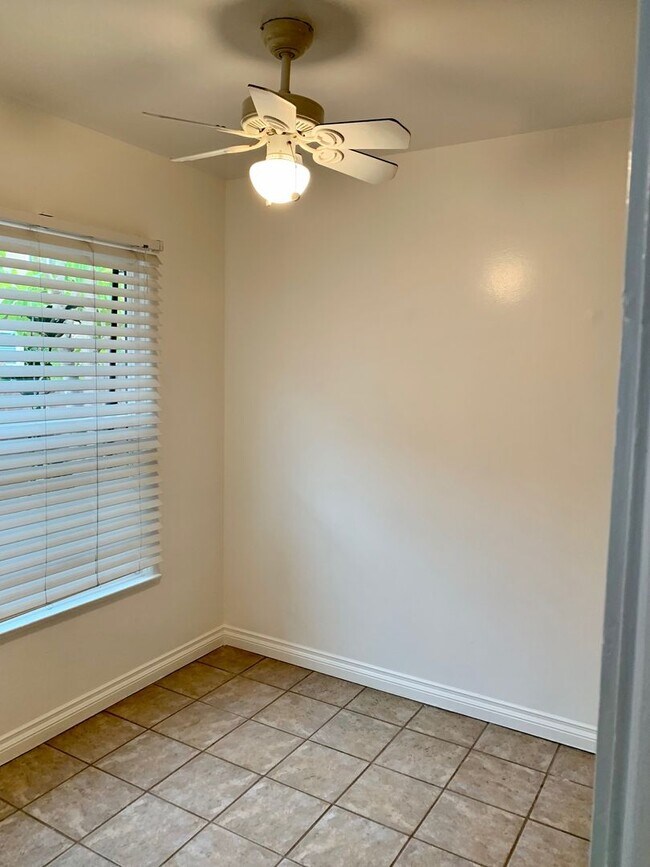 Building Photo - 155