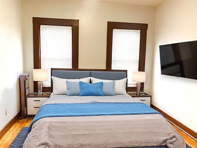 Building Photo - 436 Warren Ave