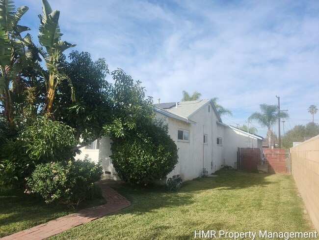 Building Photo - 3 Bedroom 1 Bath Gem For Rent!