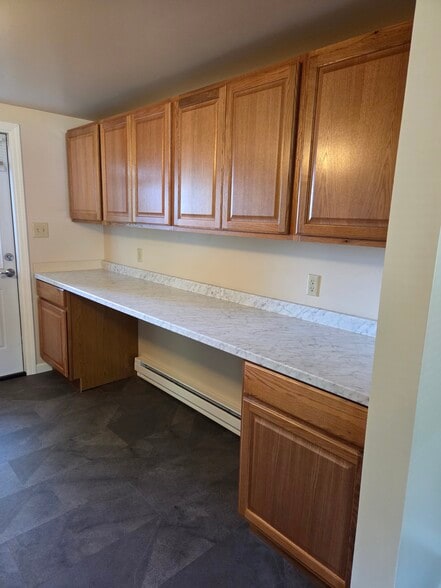 Lots of counter & seating space! - 102 Stonecrest