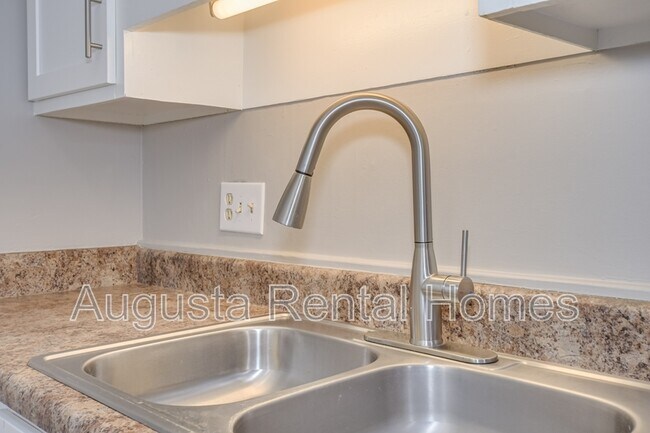 Building Photo - 332B Old Plantation Road