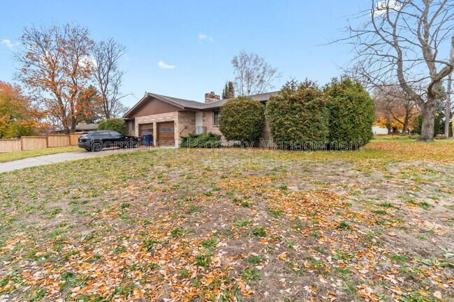 Building Photo - 11904 E 10th Ave