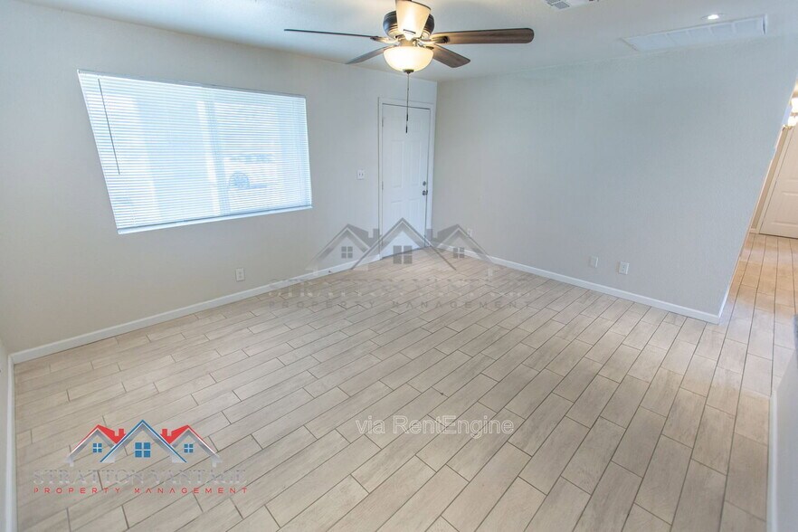 Building Photo - 11033 N Geronimo Dr