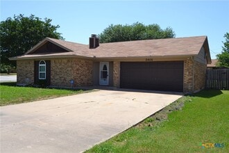 Building Photo - 2401 Ridglea Ct