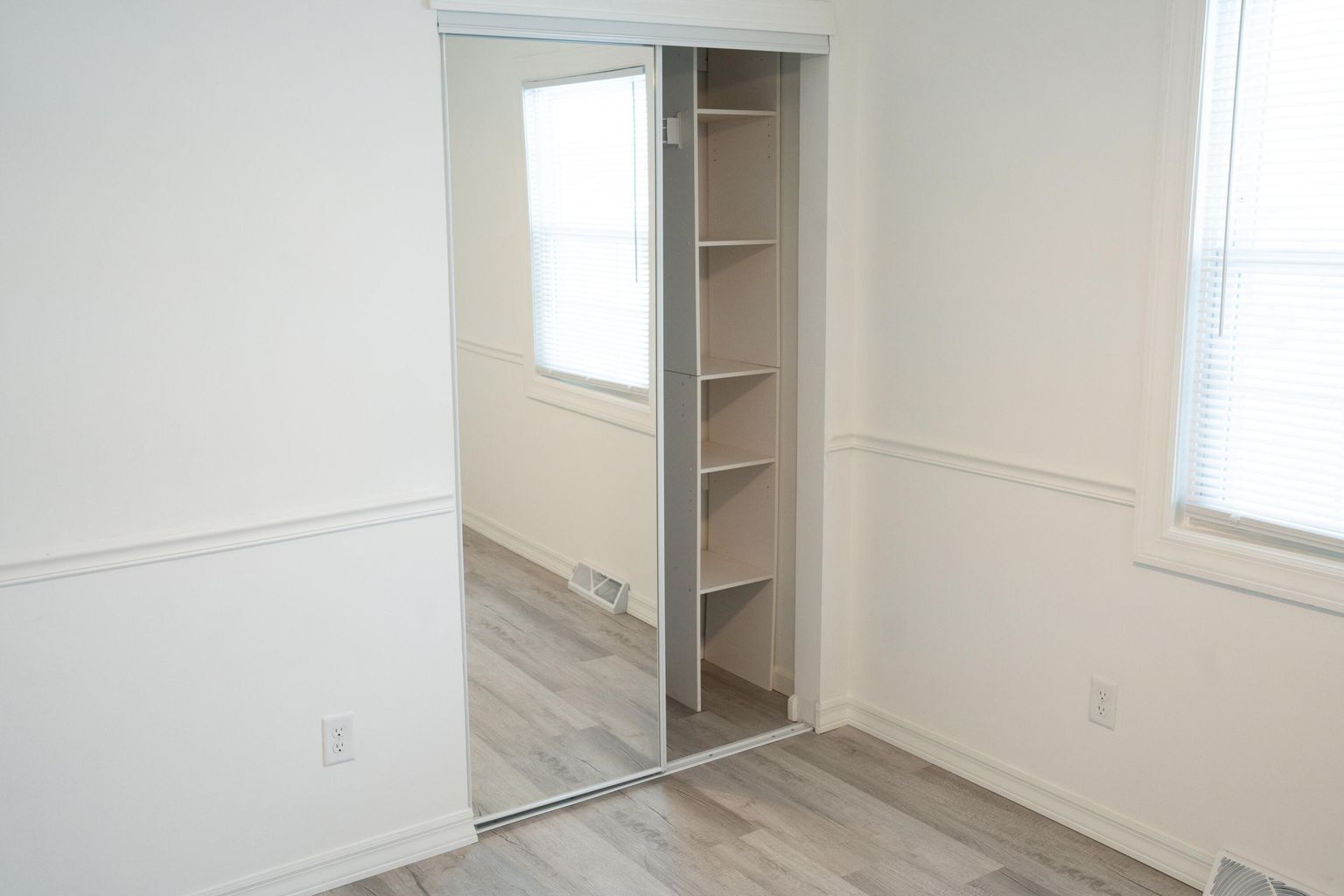 Building Photo - 919 Seneca Dr