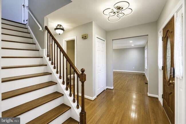 Building Photo - 15025 Timberlake Dr