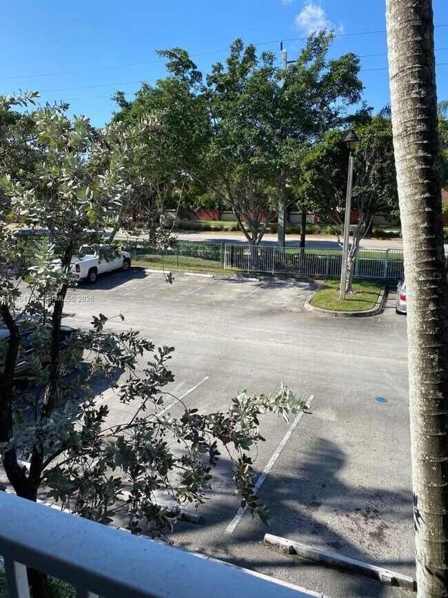 Building Photo - 631 SW 111th Ln