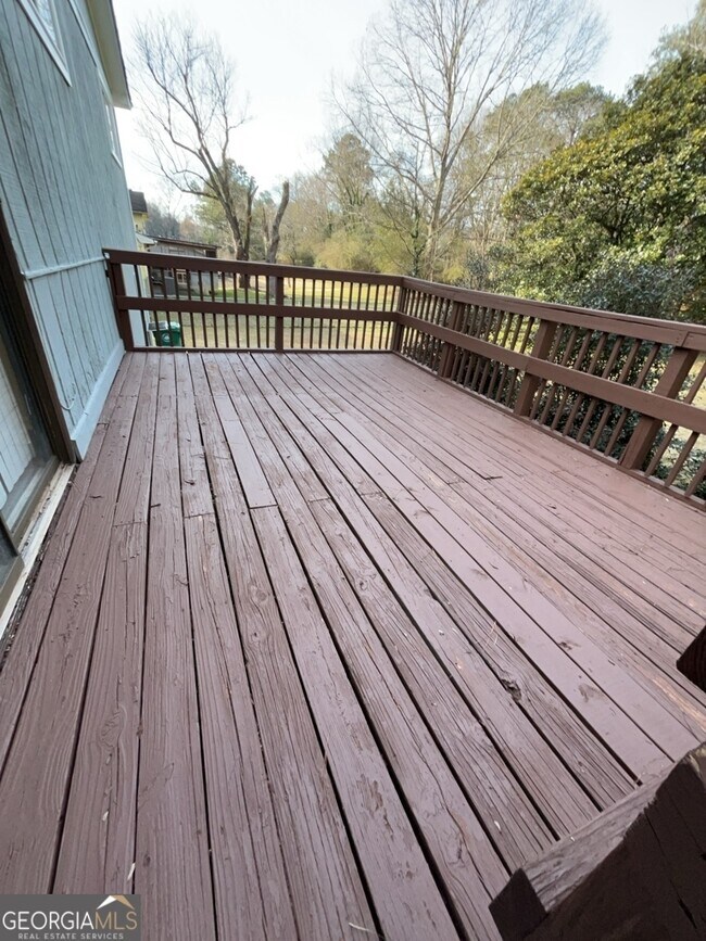 Building Photo - 463 Rock Meadow Dr