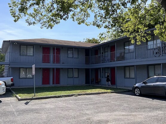 Building Photo - 500 Burton Ave
