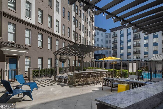 Building Photo - 960 East Paces Ferry Rd NE