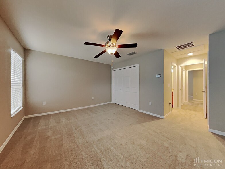 Building Photo - 921 Kingfisher Dr