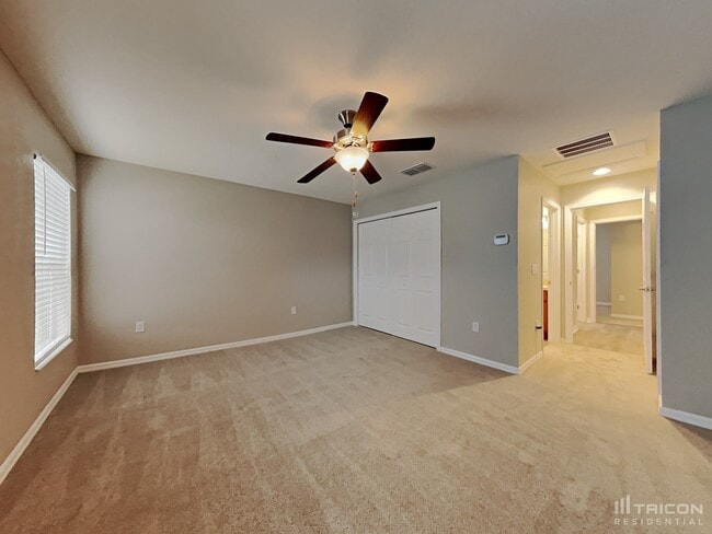Building Photo - 921 Kingfisher Dr