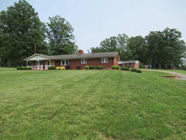 Building Photo - Great Rental Opportunity in Lincolnton!
