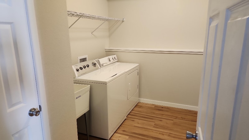 Building Photo - 5981 Hanson Ct