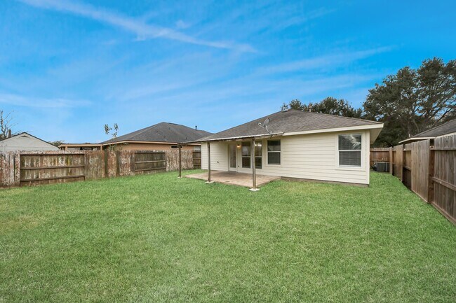 Building Photo - 142 Big Thicket Dr