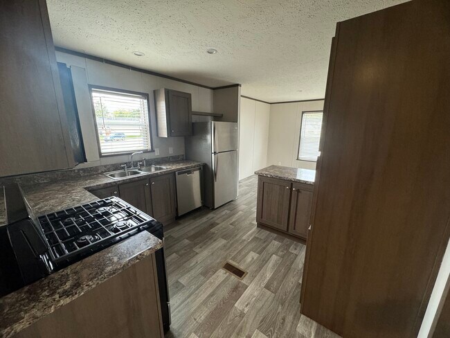 Building Photo - 177 Birch