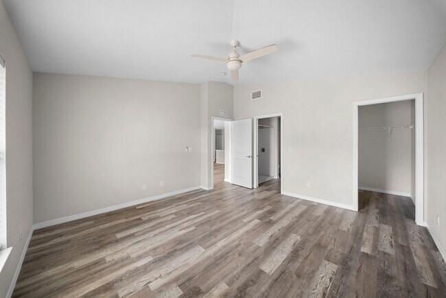 Building Photo - 202 NW 25th Pl