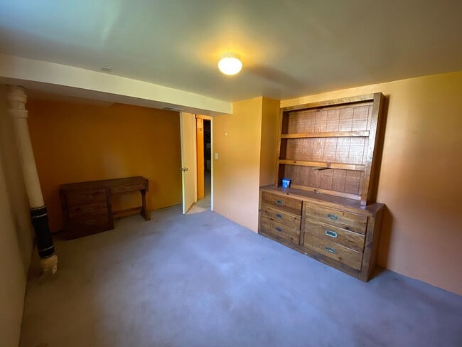 Building Photo - Lovely Cully Home with Bonus Loft, Basemen...