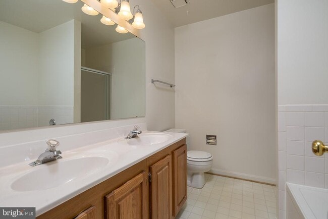 Building Photo - 6892 Kerrywood Cir